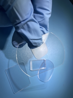 Vidro de cristal de safira de safira personalizado cortado a laser Janela de proteção óptica de safira