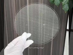 Amostra de perfuração a laser de vidro